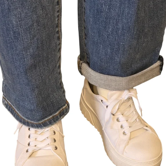 Judy Blue Paul Mid Rise Boyfriend Jeans 22W Distressed Vintage Wash NWT - Picture 5 of 10